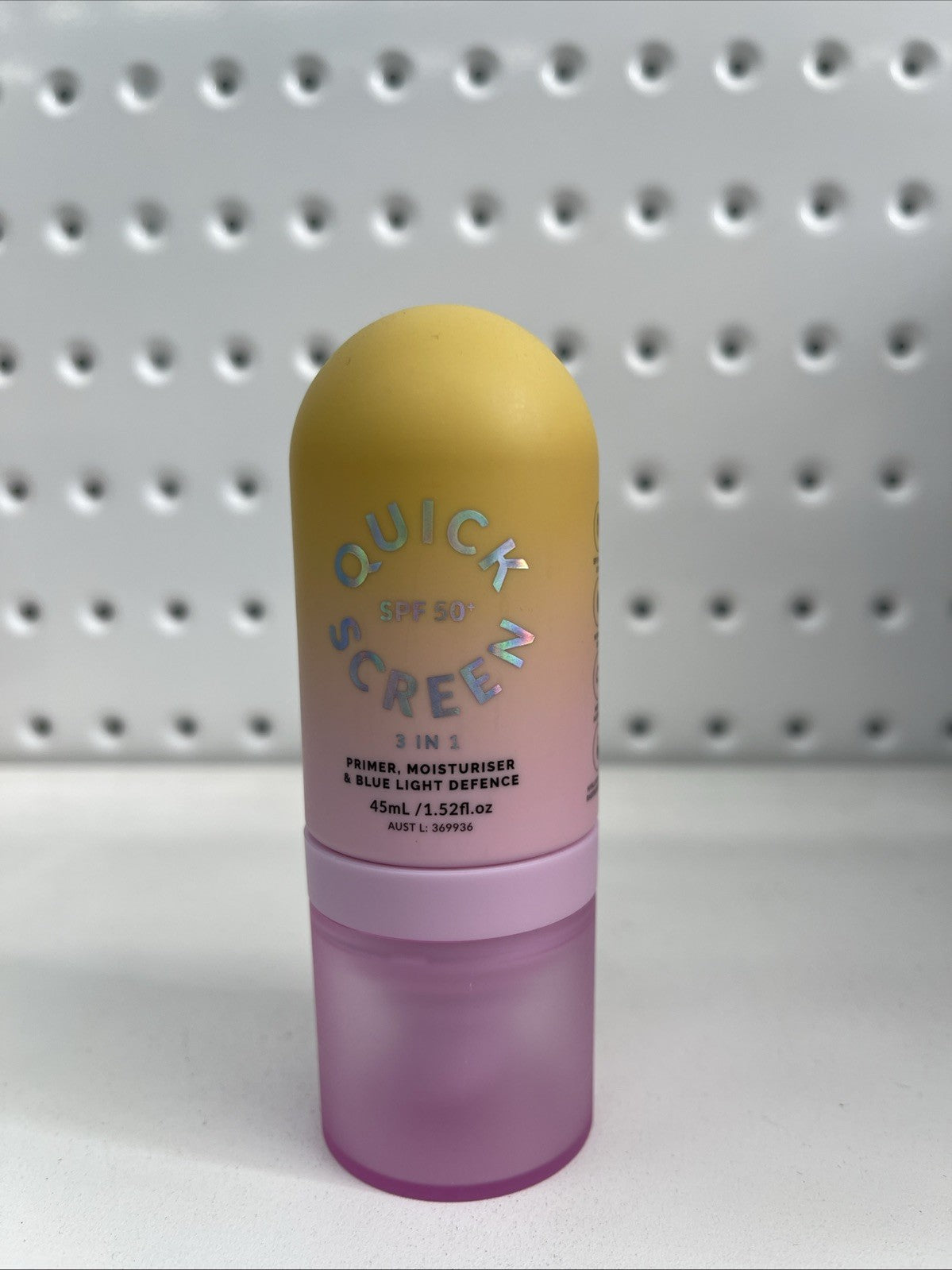 Quick Screen 3 in 1 SPF 50+ Primer Moisturiser  Blue Light Defence  45ml Exp 925