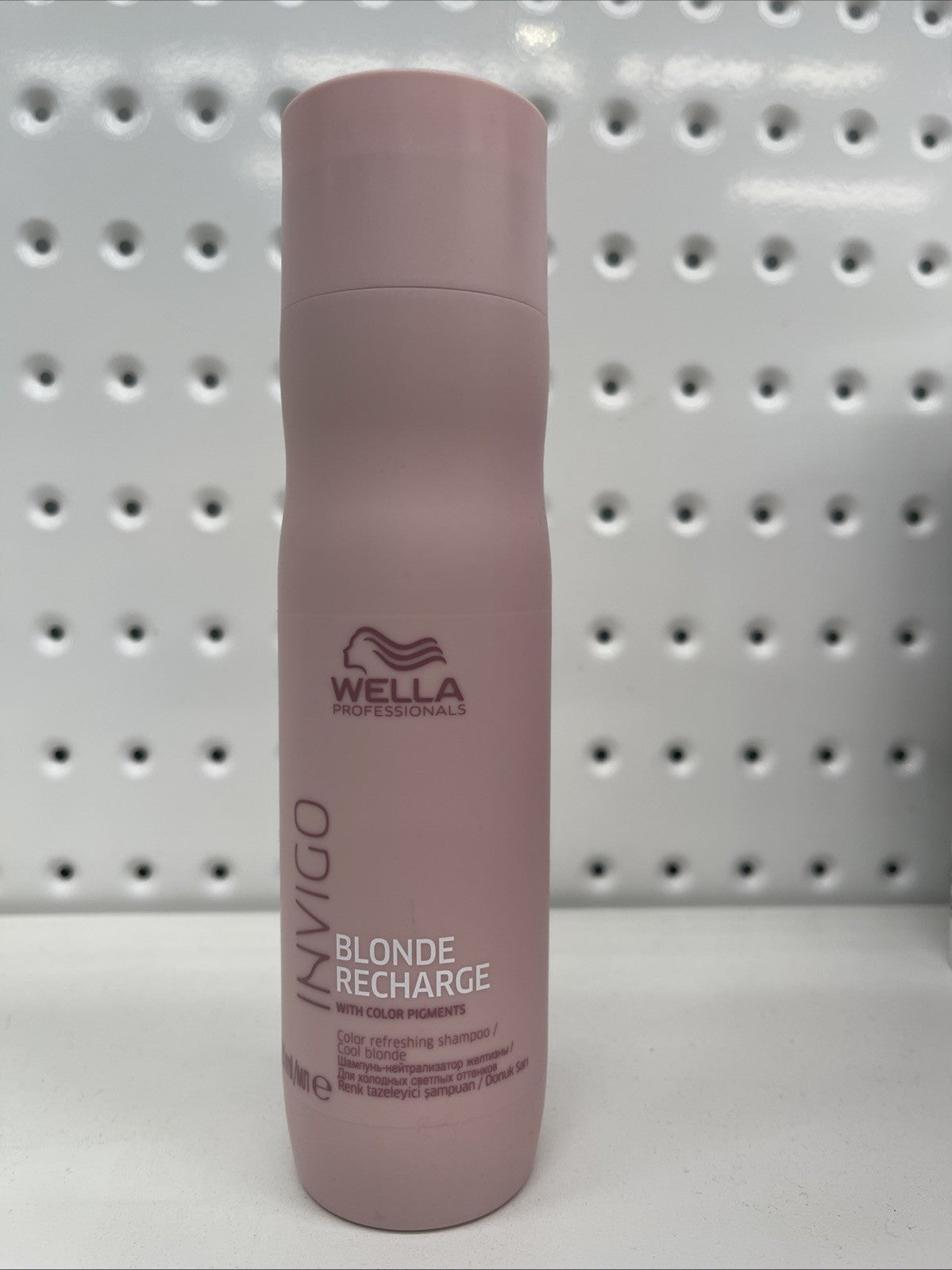 Wella Professionals Invigo Blonde Recharge Cool Blonde Color Refreshing Shamp...