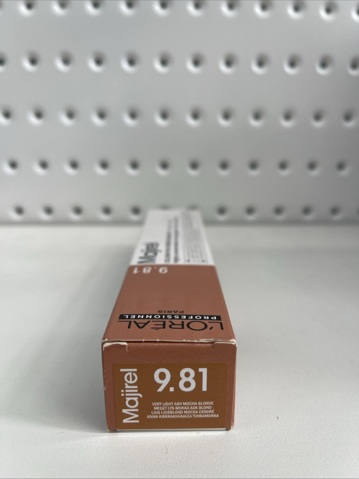 L'Oreal Majirel 50ml Very Light Ash Mocha Blonde 9.81  Free Shipping